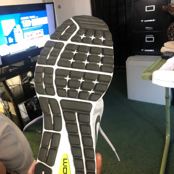 Nike Air Zoom Romero (Excellent Condition) - Picture 5 of 7